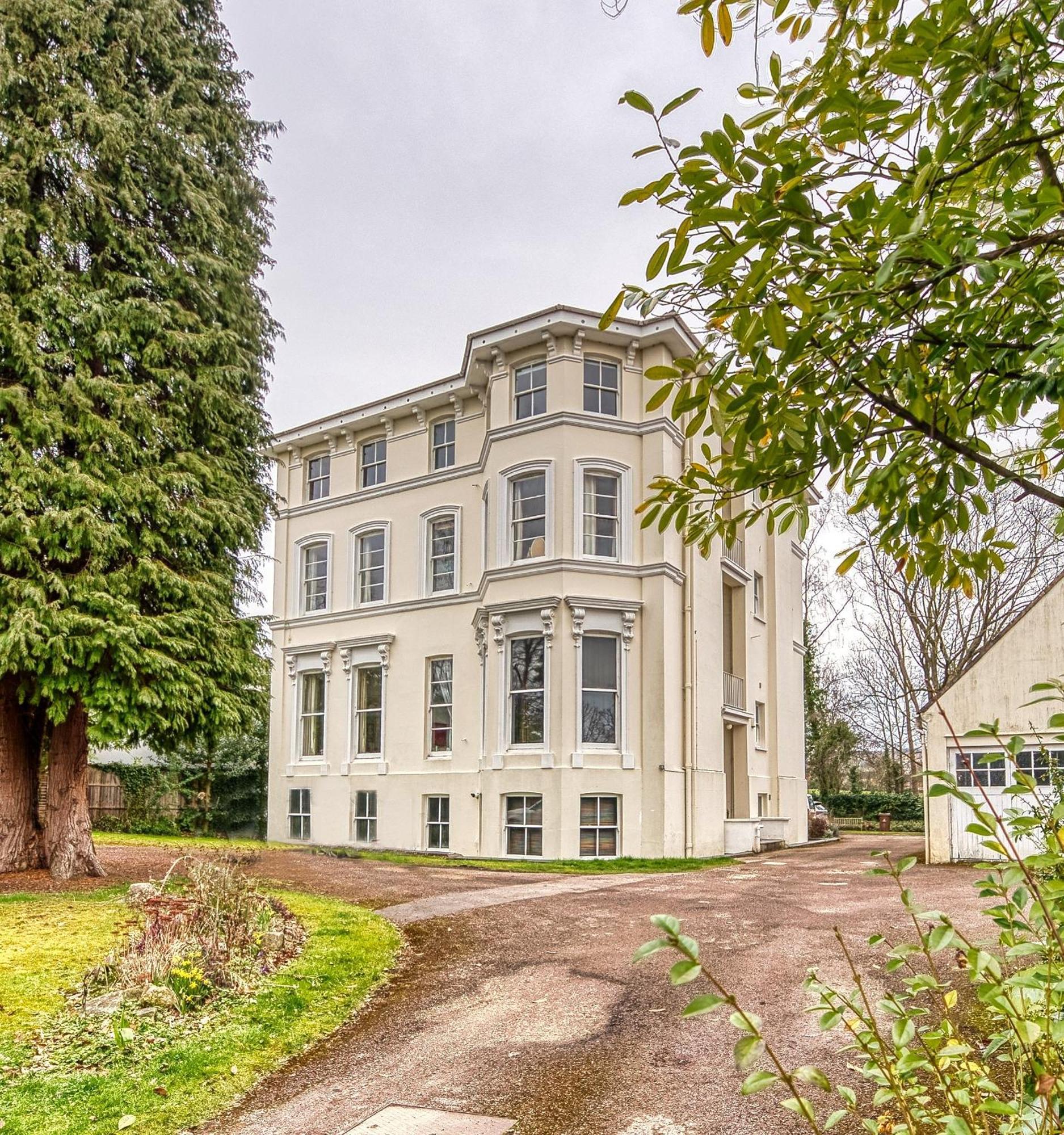 2 Bedroom Stylish Spacious Apt, Sleeps 6, Central Cheltenham, With Free Parking - By Blue Puffin Stays Exterior foto