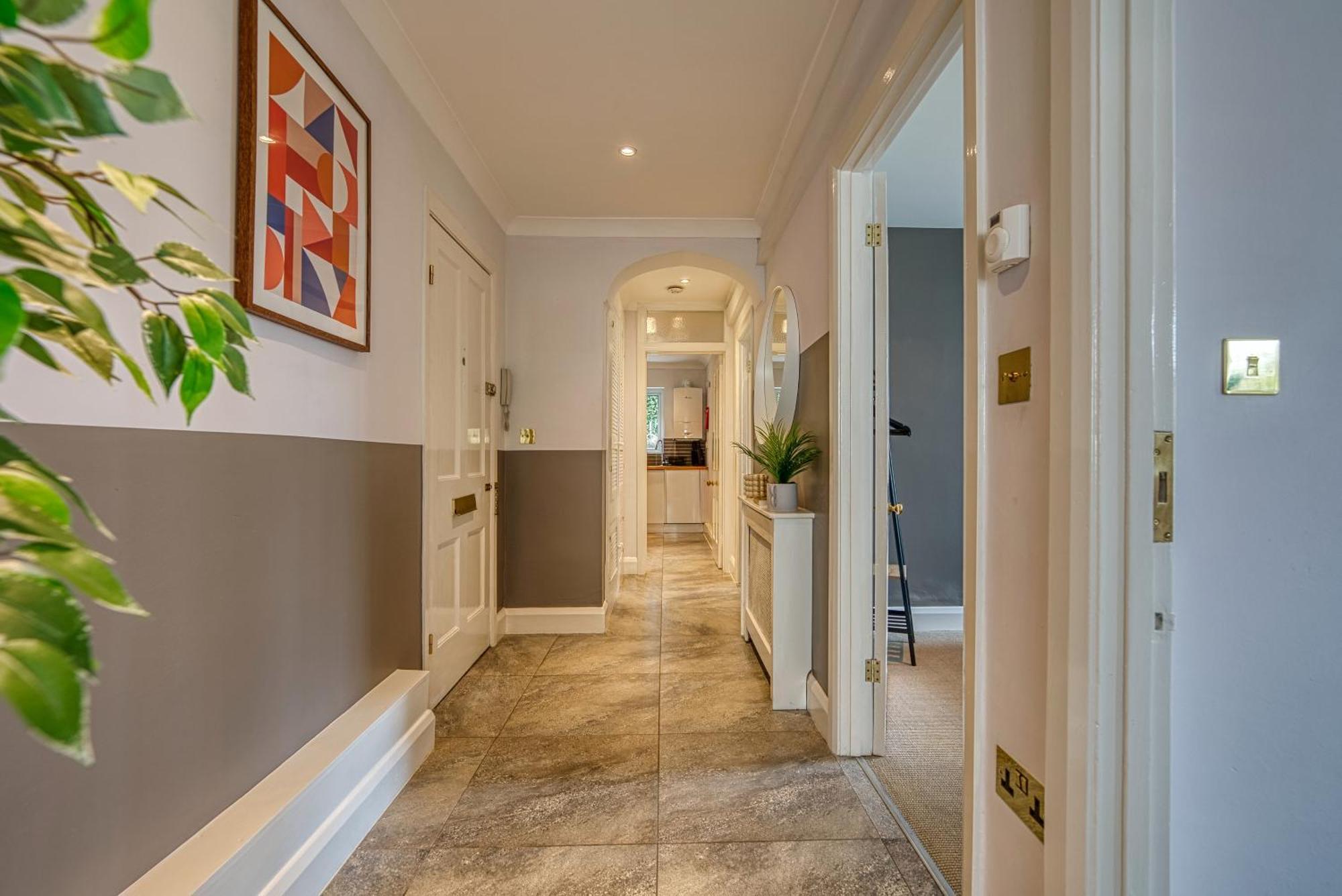 2 Bedroom Stylish Spacious Apt, Sleeps 6, Central Cheltenham, With Free Parking - By Blue Puffin Stays Exterior foto
